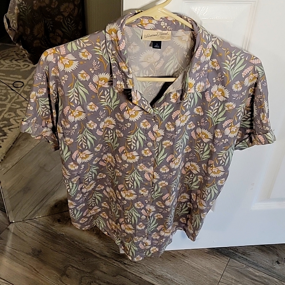 Universal Thread small button down